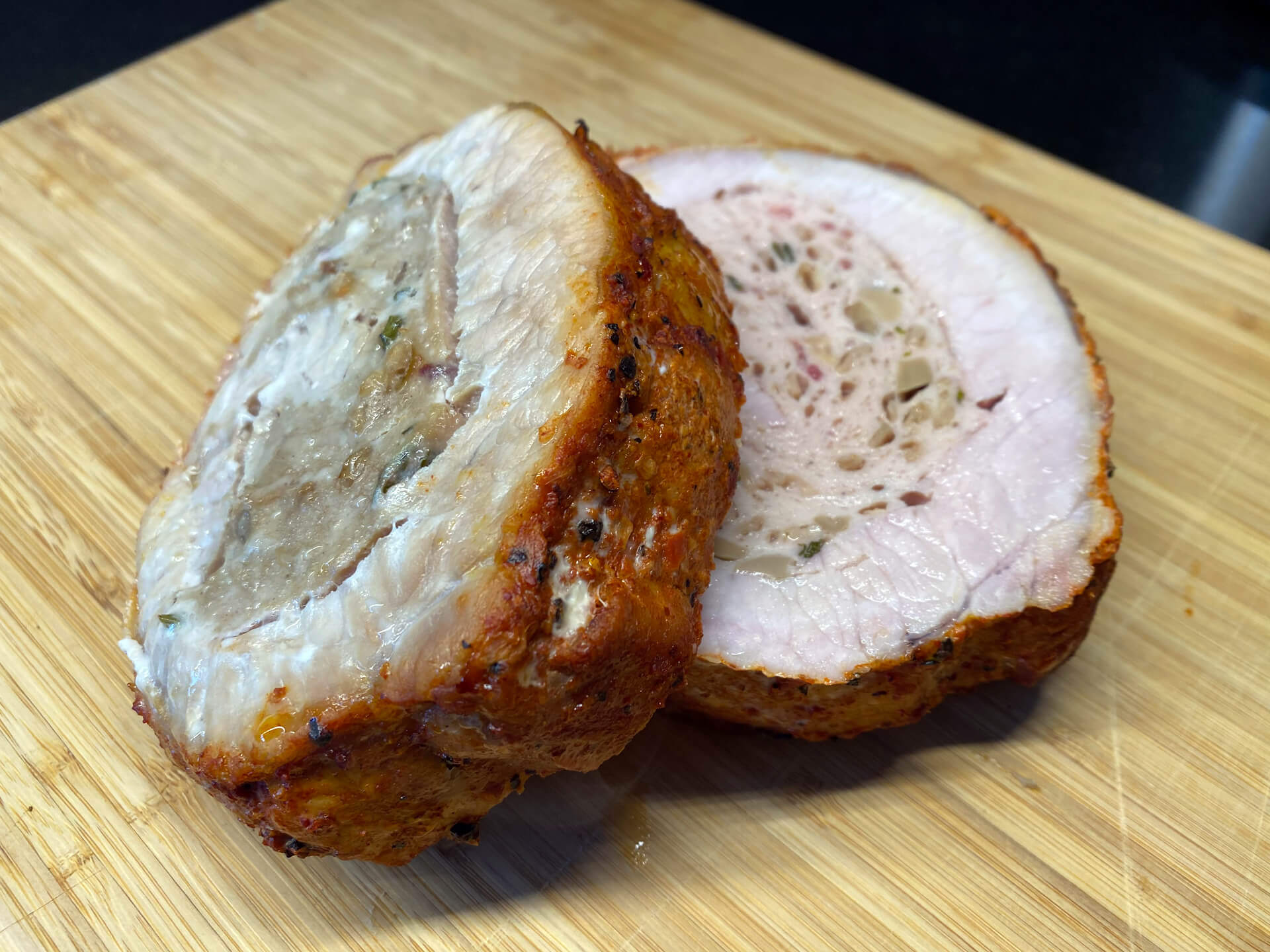 Gefüllter Schweinerückenbraten